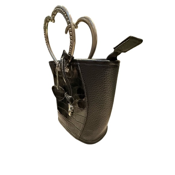 Black Heart Handle Women's Bucket Bag - Picture 7 of 14